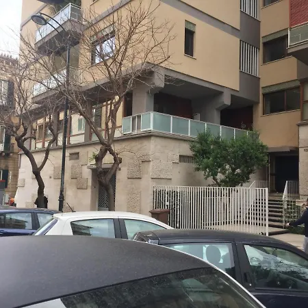 George House 3*